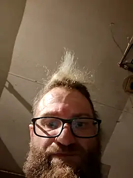 Snapshot of bearded_cross chatting on 08-04-26, 07:35 bearded cross online show from 08-04-26, 07:35