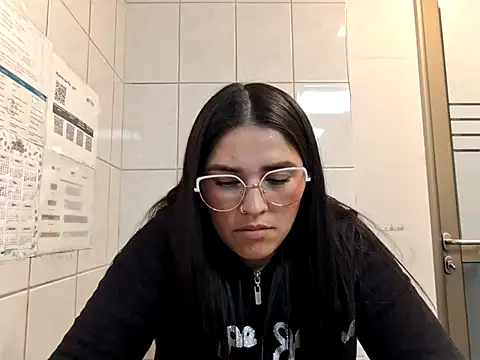 Snapshot of Denisutra777 chatting on 05-12-26, 05:15 Denisutra777 online show from 05-12-26, 05:15