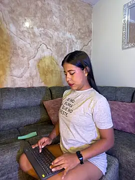 Snapshot of Kendra_C chatting on 03-08-26, 01:33 Kendra C online show from 03-08-26, 01:33