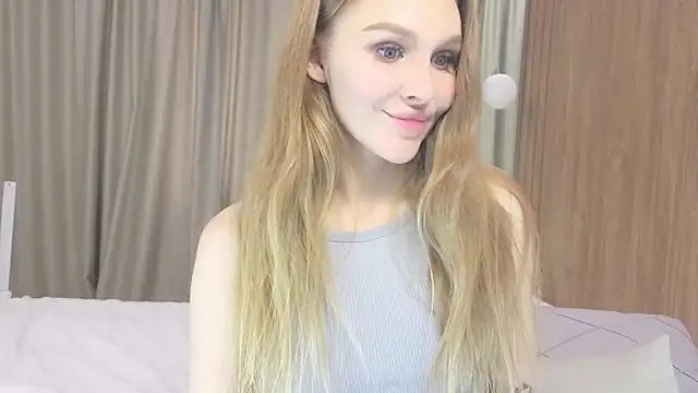 Snapshot of Brigitte_Bardot chatting on 10-07-25, 05:41 Brigitte Bardot online show from 10-07-25, 05:41