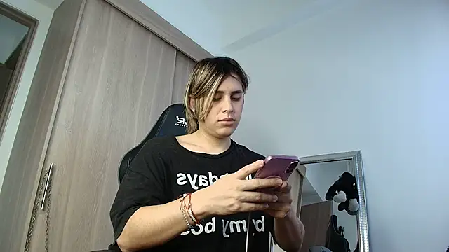 brunothompson3 online show from 09-15-25, 10:32