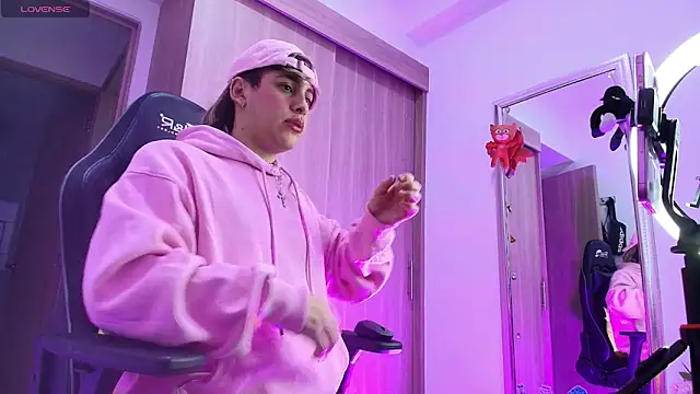 brunothompson3 online show from 10-23-25, 04:22