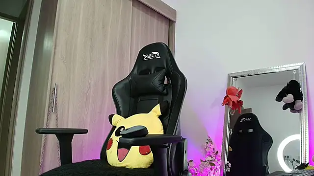 brunothompson3 online show from 09-19-25, 10:47