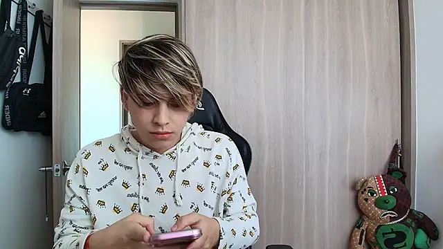 brunothompson3 online show from 09-21-25, 08:14