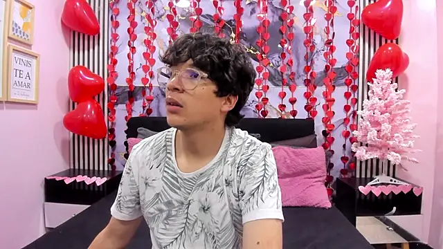 Desire Ecstasy online show from 02-13-26, 03:17