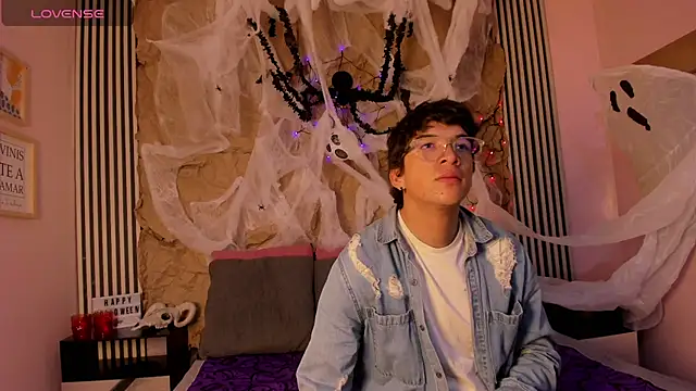 Desire Ecstasy online show from 10-24-25, 01:10