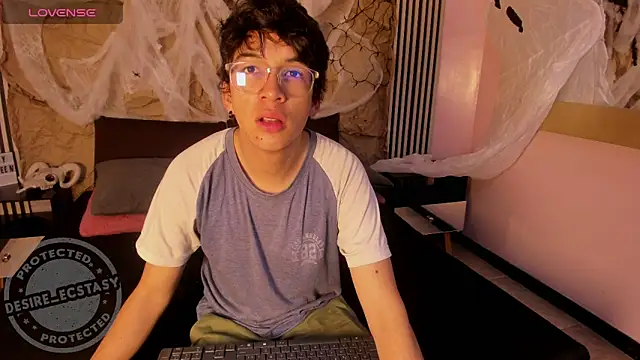 Desire Ecstasy online show from 10-28-25, 12:59