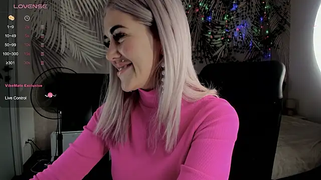 Snapshot of Kira_Key chatting on 02-25-26, 08:47 Kira Key online show from 02-25-26, 08:47