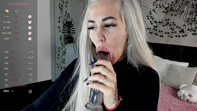 Kira Key online show from 12-14-25, 01:45