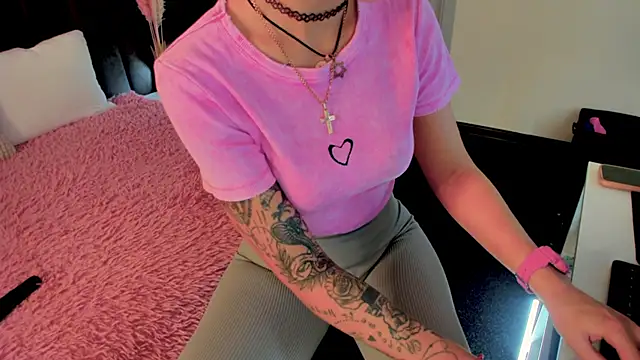 Kira Key online show from 09-23-25, 01:45