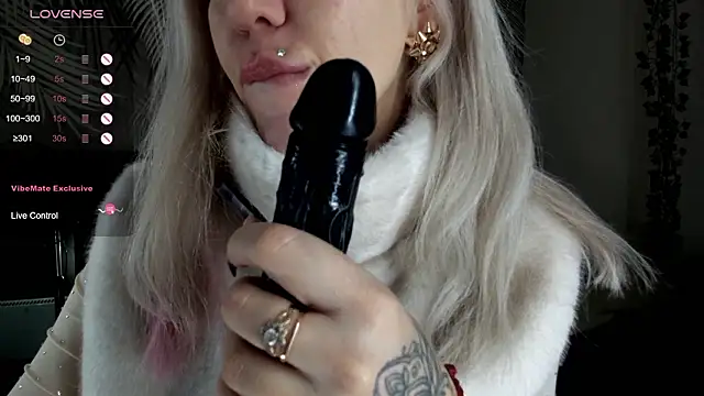 Kira Key online show from 03-10-26, 01:53