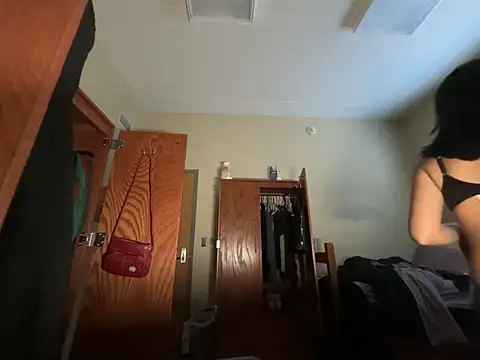 petitelatinateen online show from 01-12-26, 06:04