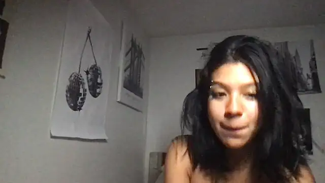 petitelatinateen online show from 09-18-25, 07:33
