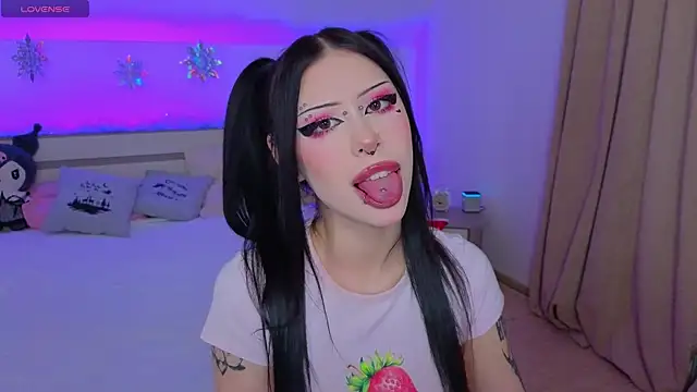 venomeowww   online show from 12-20-25, 03:42