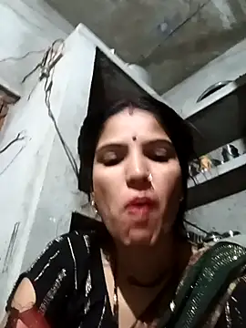 Snapshot of Riya_jaan12 chatting on 10-12-25, 11:55 Riya jaan12 online show from 10-12-25, 11:55