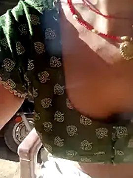 CUTGIRL76 online show from 12-17-25, 05:12