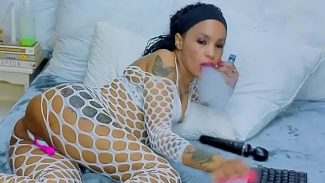 CaramelNatashaxx online show from 10-26-25, 01:50