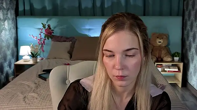 Aurora Bennet online show from 11-26-25, 12:54