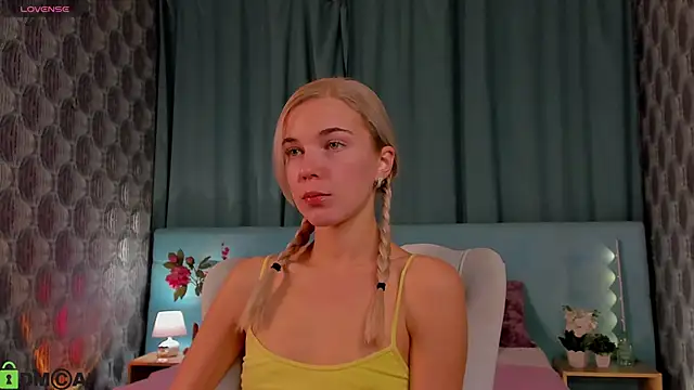 Aurora Bennet online show from 09-11-25, 12:32