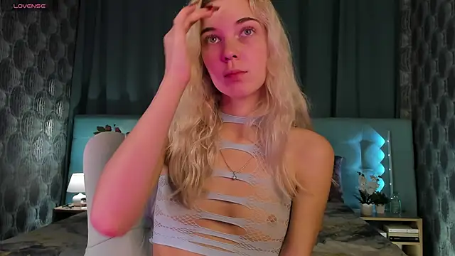 Aurora Bennet online show from 09-18-25, 12:02