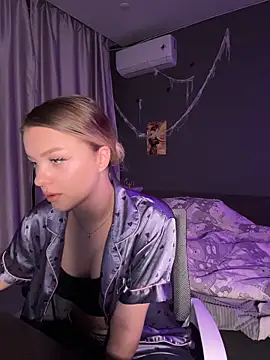 Snapshot of VelvetRush_ chatting on 10-30-25, 04:26 VelvetRush online show from 10-30-25, 04:26