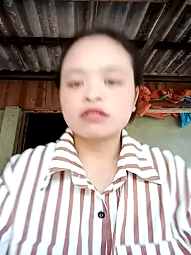 Snapshot of may__45 chatting on 10-17-25, 12:58 may  45 online show from 10-17-25, 12:58