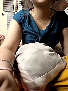 queenbuggi online show from 04-05-26, 06:14