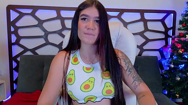 kloe bella online show from 12-15-25, 01:06