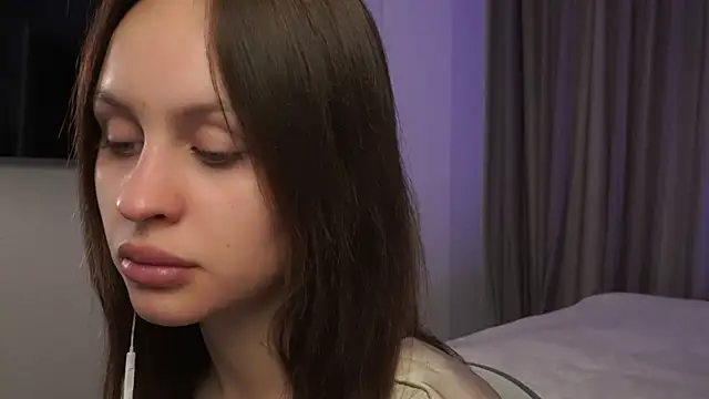 EsterCuute online show from 10-03-25, 10:50