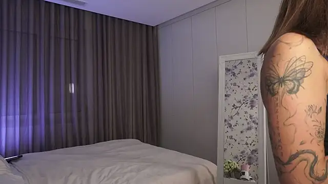 EsterCuute online show from 09-15-25, 08:31