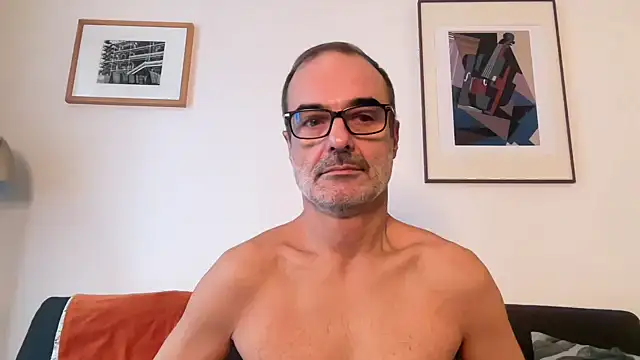 Snapshot of Milkywaymen chatting on 11-15-25, 01:15 Milkywaymen online show from 11-15-25, 01:15