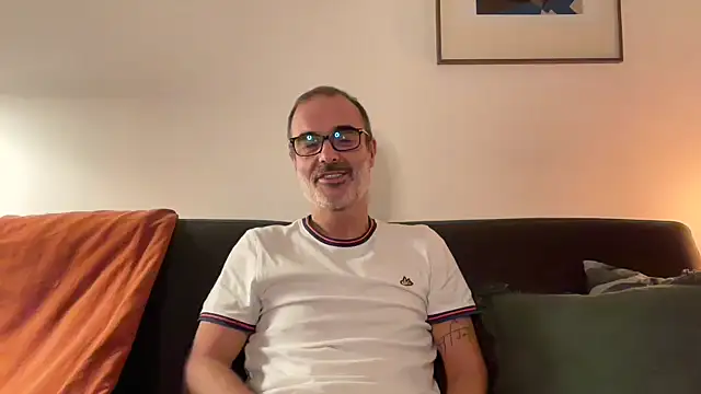 Snapshot of Milkywaymen chatting on 11-12-25, 08:23 Milkywaymen online show from 11-12-25, 08:23