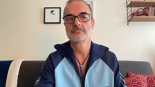 Snapshot of Milkywaymen chatting on 10-21-25, 11:53 Milkywaymen online show from 10-21-25, 11:53