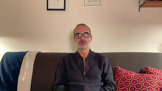 Snapshot of Milkywaymen chatting on 10-06-25, 07:03 Milkywaymen online show from 10-06-25, 07:03