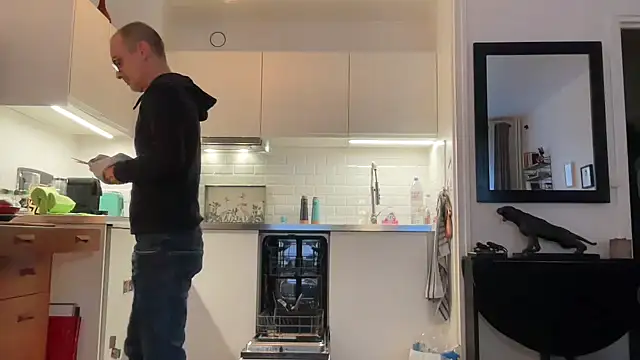 Milkywaymen online show from 11-29-25, 02:28