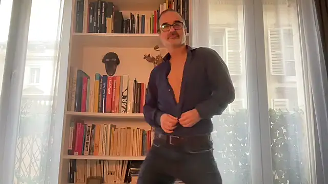 Snapshot of Milkywaymen chatting on 11-11-25, 12:44 Milkywaymen online show from 11-11-25, 12:44