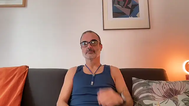 Snapshot of Milkywaymen chatting on 11-04-25, 01:15 Milkywaymen online show from 11-04-25, 01:15