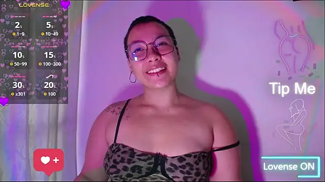 Snapshot of Cherry_vald chatting on 06-09-26, 01:45 Cherry vald online show from 06-09-26, 01:45