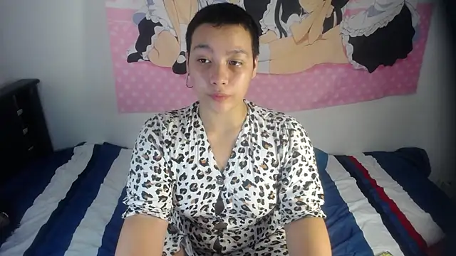 Snapshot of Cherry_vald chatting on 06-18-26, 02:33 Cherry vald online show from 06-18-26, 02:33