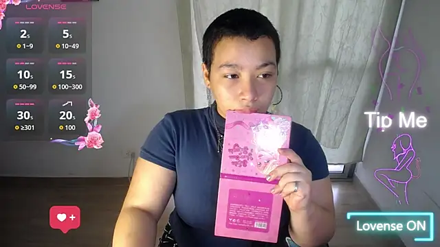 Snapshot of Cherry_vald chatting on 06-23-26, 01:09 Cherry vald online show from 06-23-26, 01:09