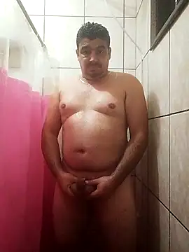 Snapshot of branquinho3 chatting on 05-18-26, 02:33 branquinho3 online show from 05-18-26, 02:33