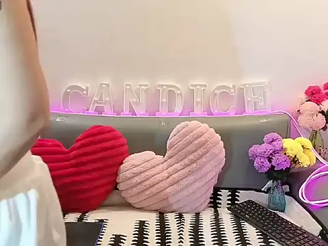 Snapshot of candiceempire chatting on 05-09-26, 02:04 candiceempire online show from 05-09-26, 02:04