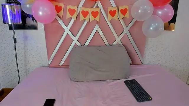 scarletross  online show from 02-15-26, 03:00