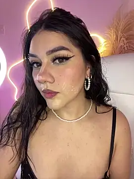 Zoe Serrat online show from 10-14-25, 12:50