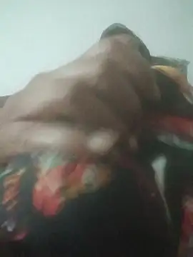 vardh033 online show from 10-26-25, 01:17