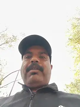 vardh033 online show from 11-28-25, 08:47