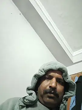 vardh033 online show from 12-23-25, 02:00