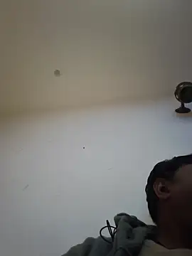 vardh033 online show from 11-16-25, 03:39