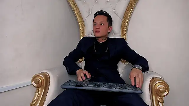 SkinnyZetth online show from 10-24-25, 05:06