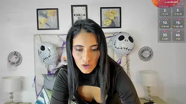 sara coor online show from 10-29-25, 02:32